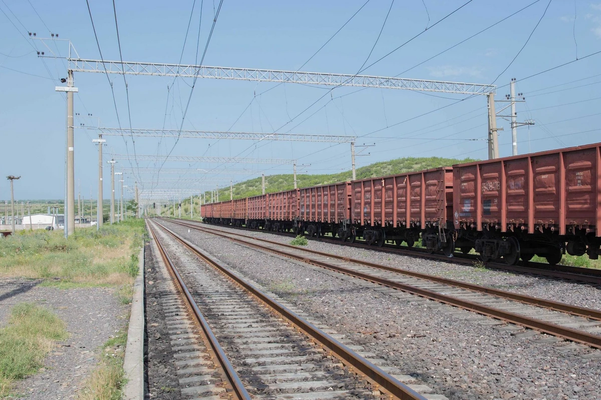 BTQ dəmir yolu xəttində infrastruktur işləri növbəti ildə tam yekunlaşa bilər