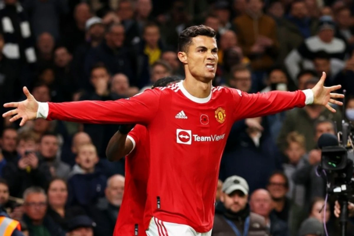 Çelsi Ronaldunu transfer etmək istəyir Çelsi Ronaldunu transfer etmək istəyir