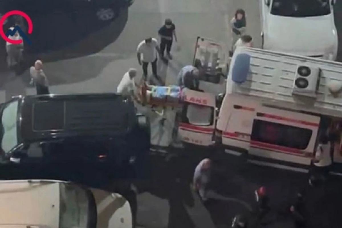 В многоэтажном здании в Баку оборвался трос лифта: есть пострадавшие - ВИДЕО