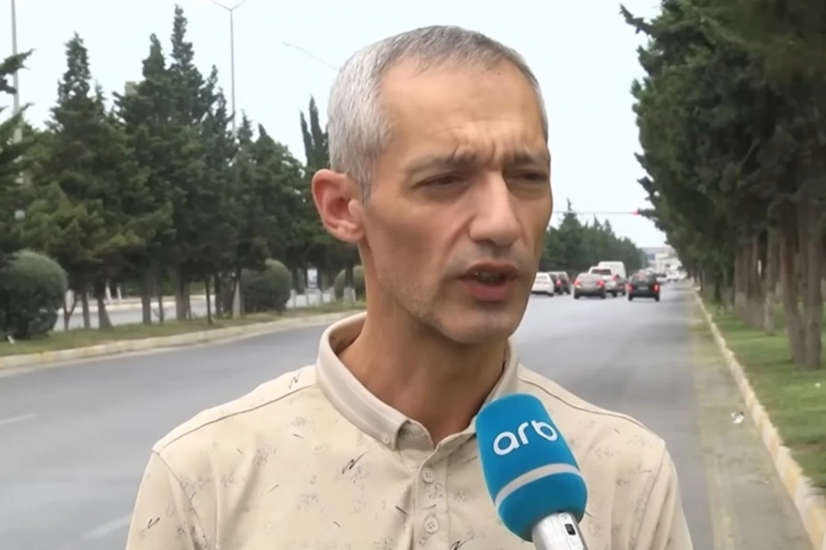 Avtobusda qadına təpik vuran sürücü işinə qaytarıldı - VİDEO Avtobusda qadına təpik vuran sürücü işinə qaytarıldı - VİDEO