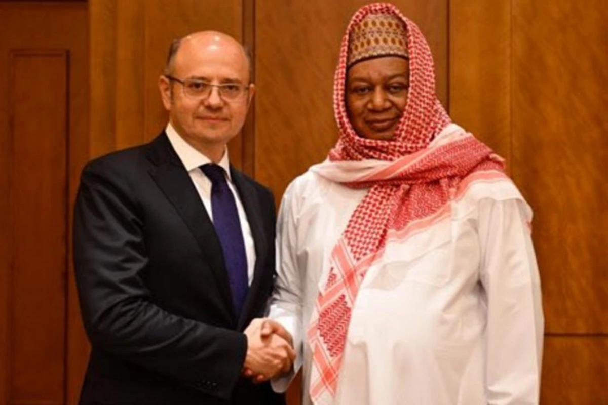 Pərviz Şahbazov OPEC-in baş katibinin vəfatı ilə bağlı paylaşım edib - FOTO Pərviz Şahbazov OPEC-in baş katibinin vəfatı ilə bağlı paylaşım edib - FOTO
