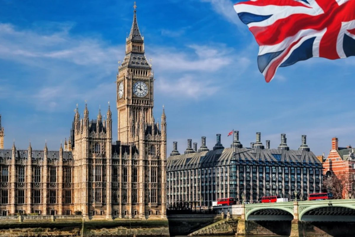 Britaniyada bir gün ərzində 27 məmur hökuməti tərk etdi Britaniyada bir gün ərzində 27 məmur hökuməti tərk etdi