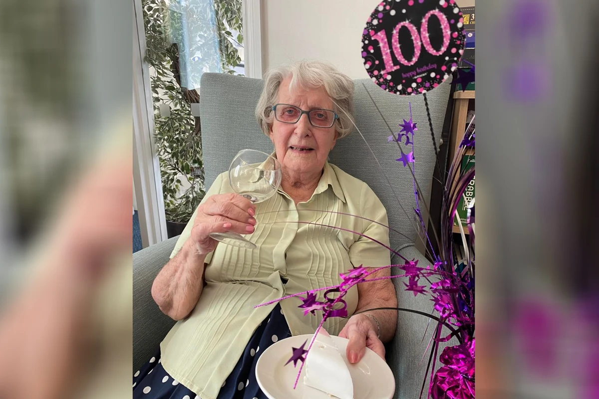 100-летняя женщина отпраздновала юбилей и поделилась секретом долголетия