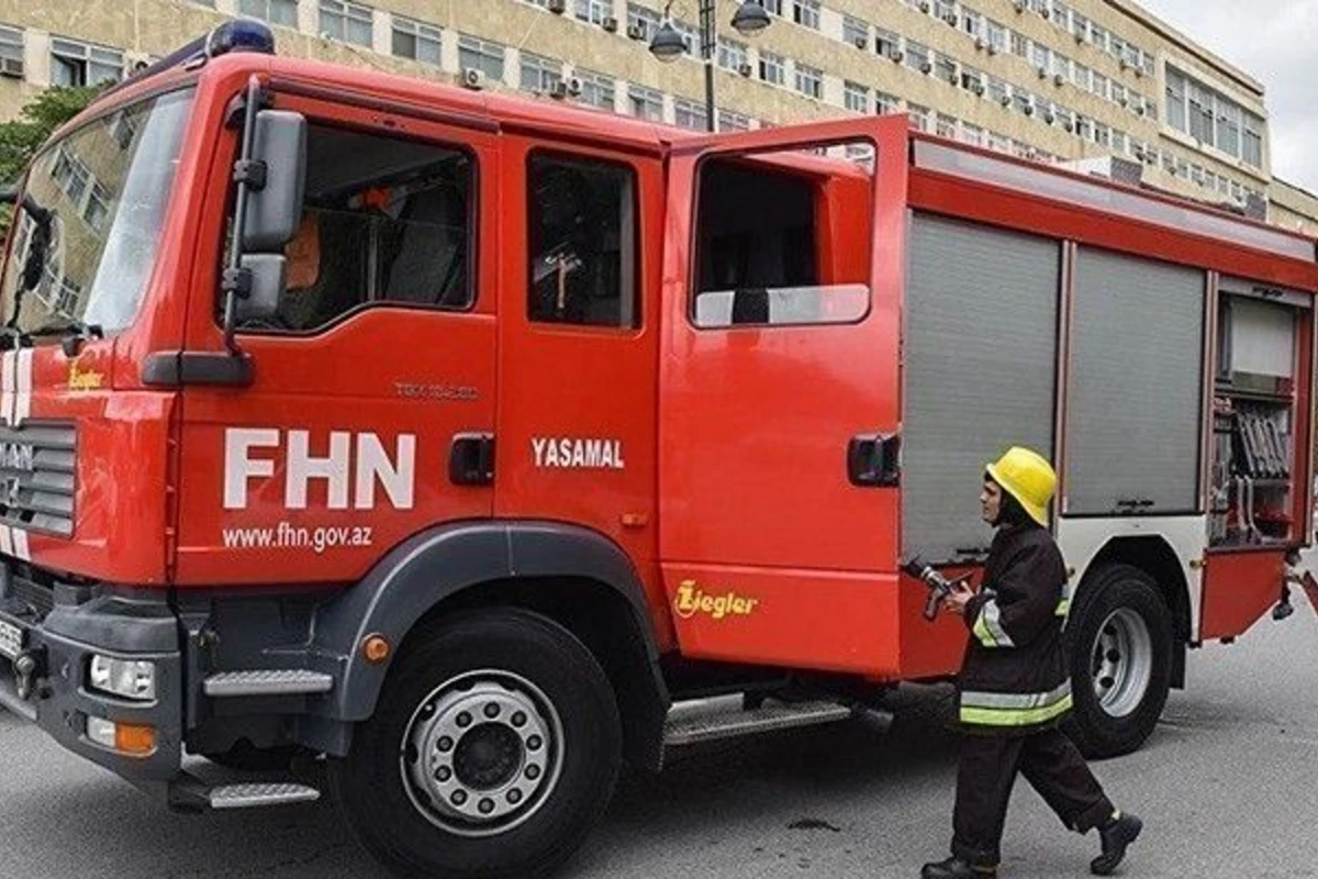 FHN Gəncədə şadlıq evindəki yanğın zamanı 100 nəfər təxliyə etdi