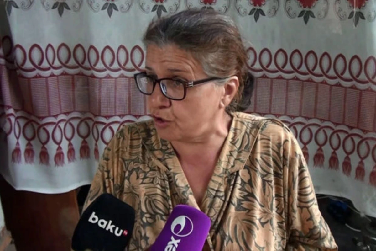 81 yaşlı kişini ütü ilə öldürməkdə günahlandırılan qadın DANIŞDI - VİDEO 81 yaşlı kişini ütü ilə öldürməkdə günahlandırılan qadın DANIŞDI - VİDEO