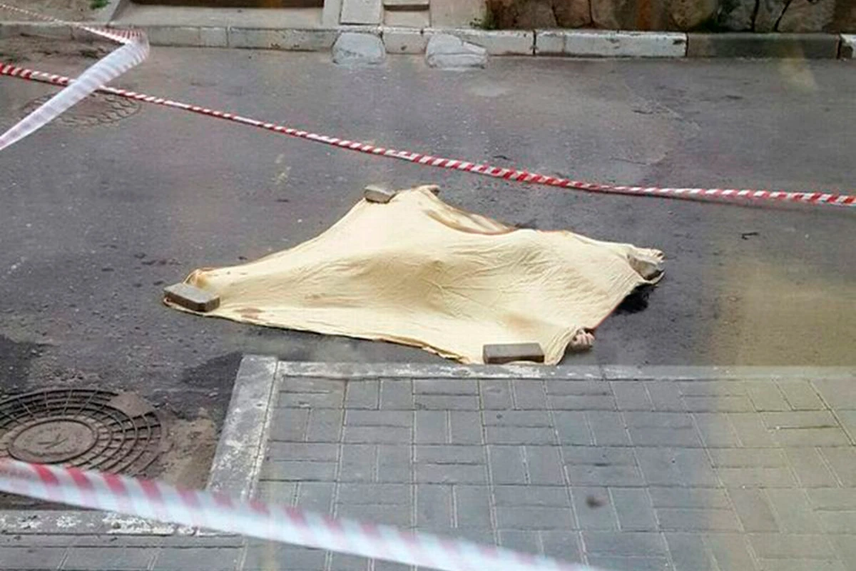 В Баку арестован человек, толкнувший рабочего со стройки и ставший причиной его смерти