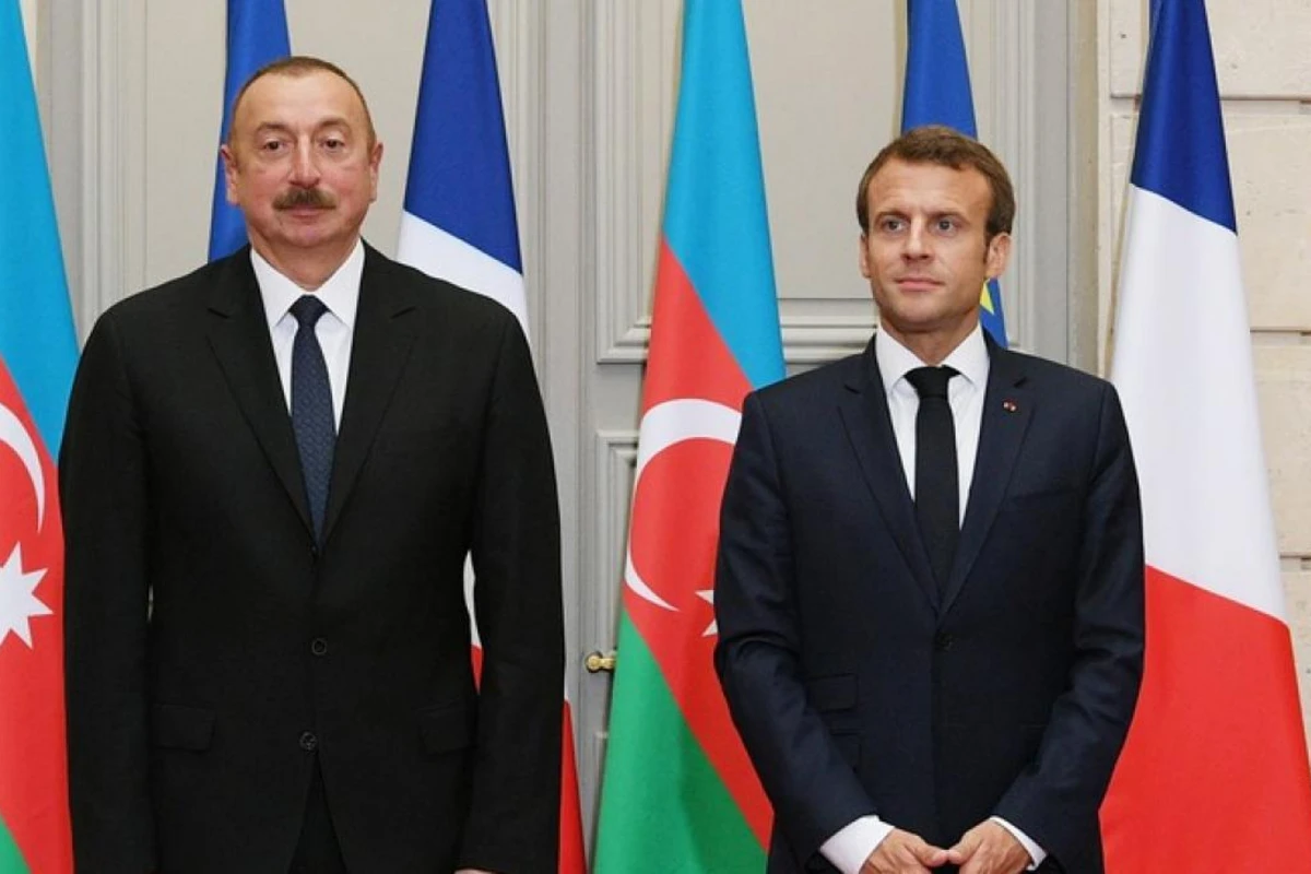 İlham Əliyev Makronu təbrik edib