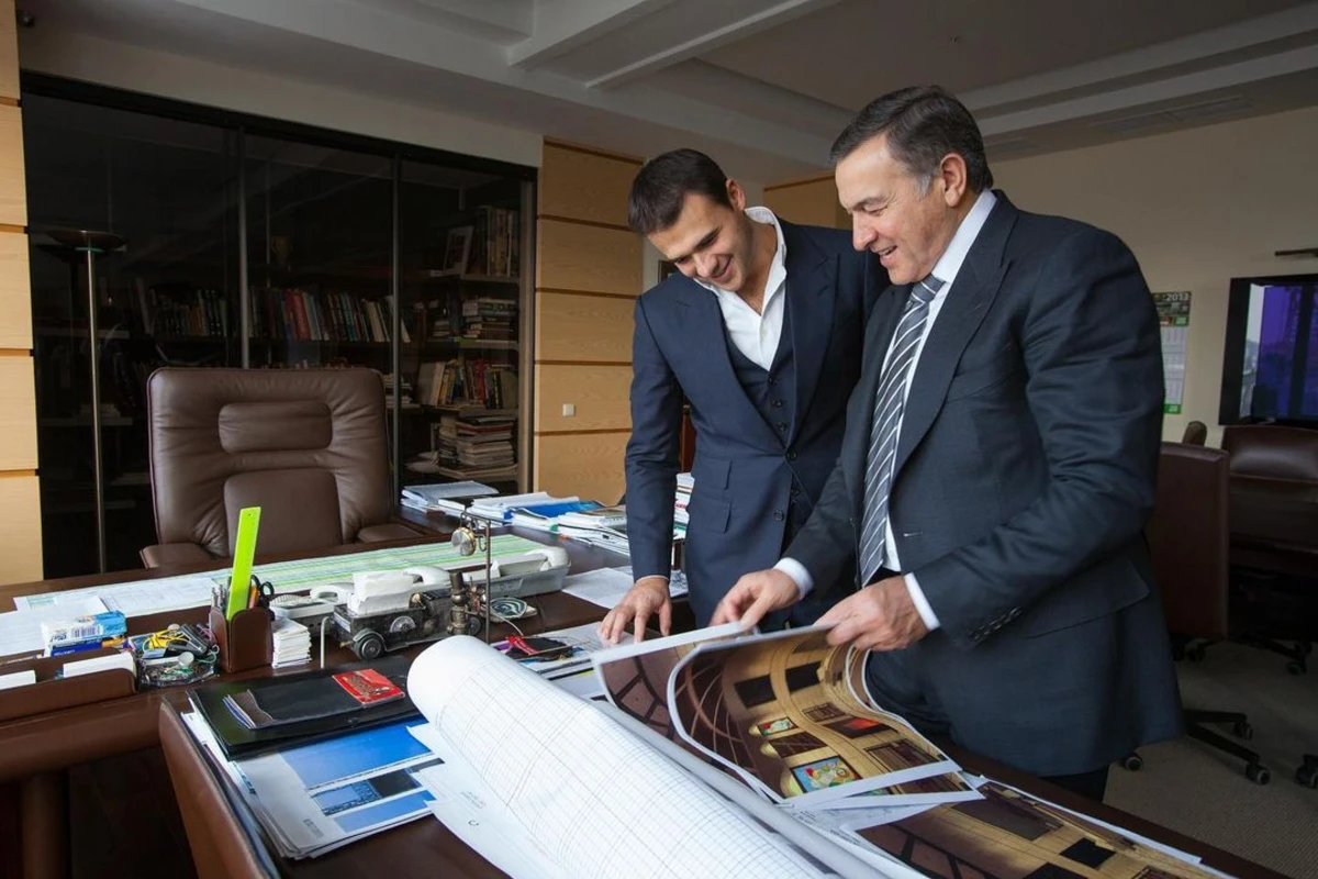 Emin atası Araz Ağalarovdan yazdı: 33 ilin 21 ilini onunla işləmişəm - FOTO