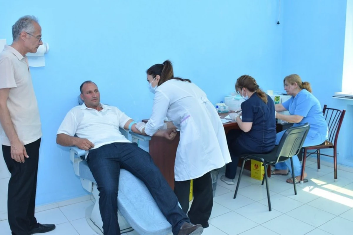 Начался медосмотр семей, переселяемых в зангиланское село Агалы
