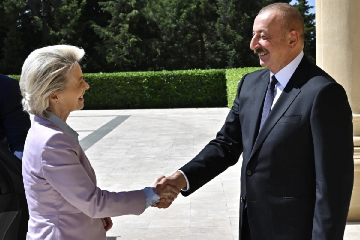 İlham Əliyevin Avropa Komissiyasının prezidenti ilə geniş tərkibdə görüşü keçirilib - YENİLƏNİB - FOTO