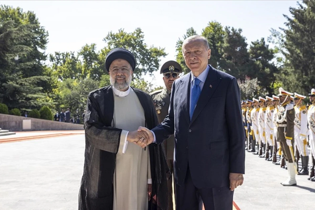 Ərdoğan İranda rəsmi mərasimlə qarşılanıb - FOTO