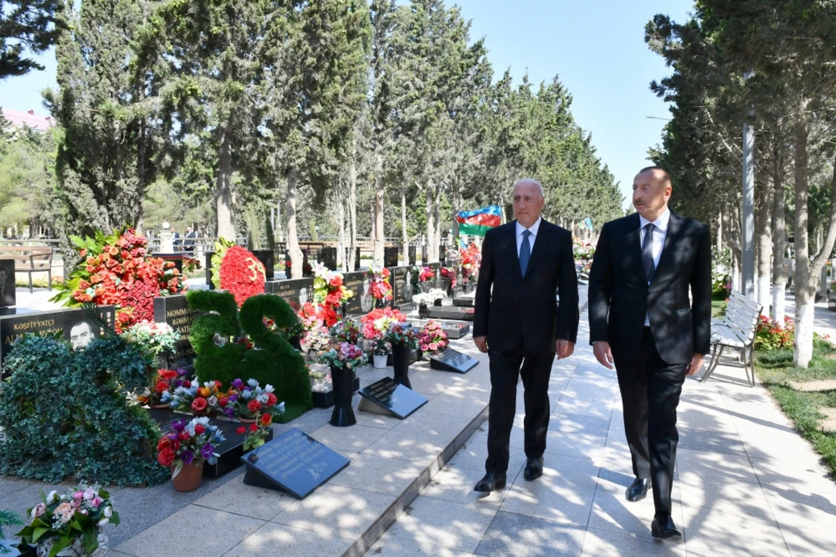 Глава государства посетил Аллею шехидов в Сумгайыте - ФОТО