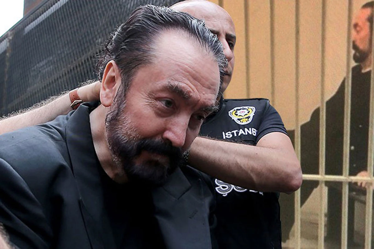 Adnan Oktarın son halı hamını ŞOKA SALDI - FOTO Adnan Oktarın son halı hamını ŞOKA SALDI - FOTO