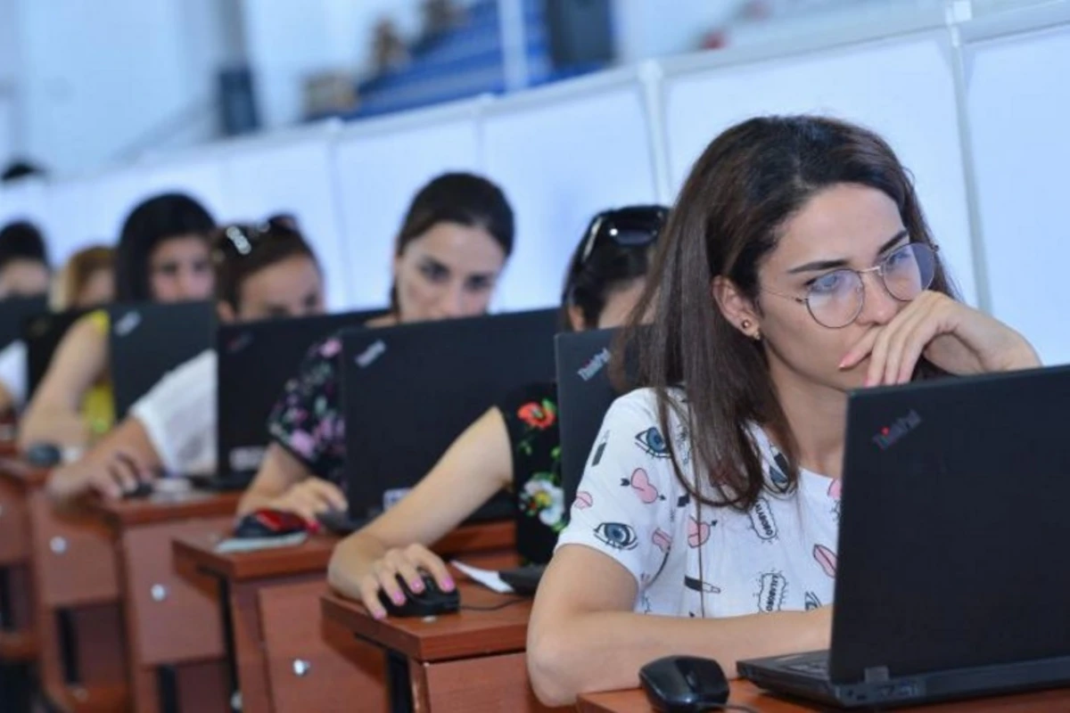 Müəllim olmaq istəyənlərin NƏZƏRİNƏ: 11 nəfərin imtahan nəticəsi ləğv edildi