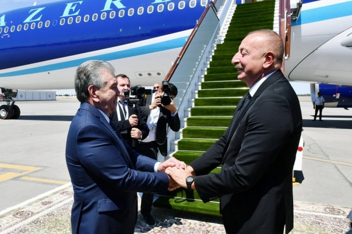Prezident İlham Əliyev özbəkistanlı həmkarını Azərbaycana rəsmi səfərə dəvət edib