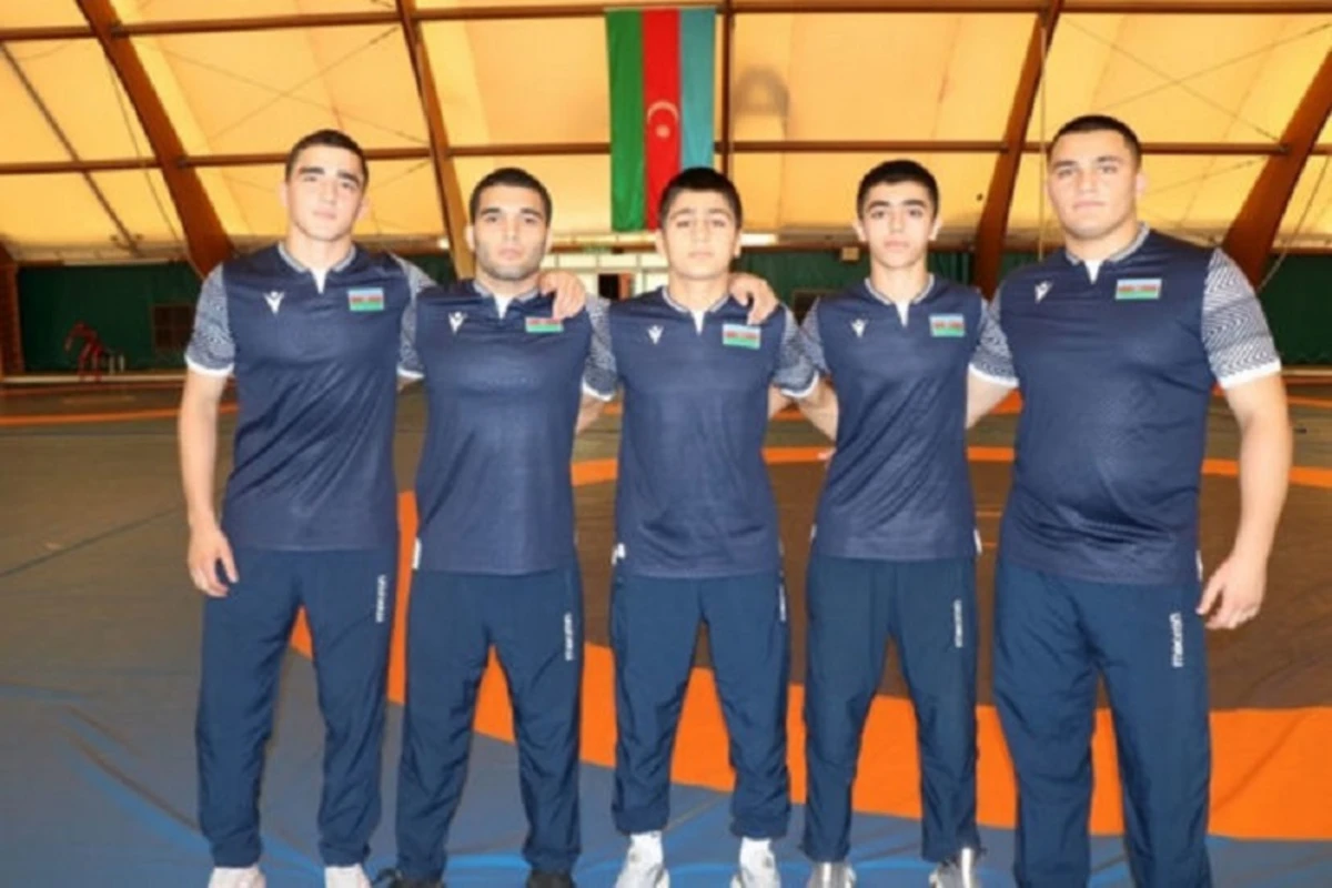 Азербайджанские борцы вышли в финал чемпионата мира в Италии