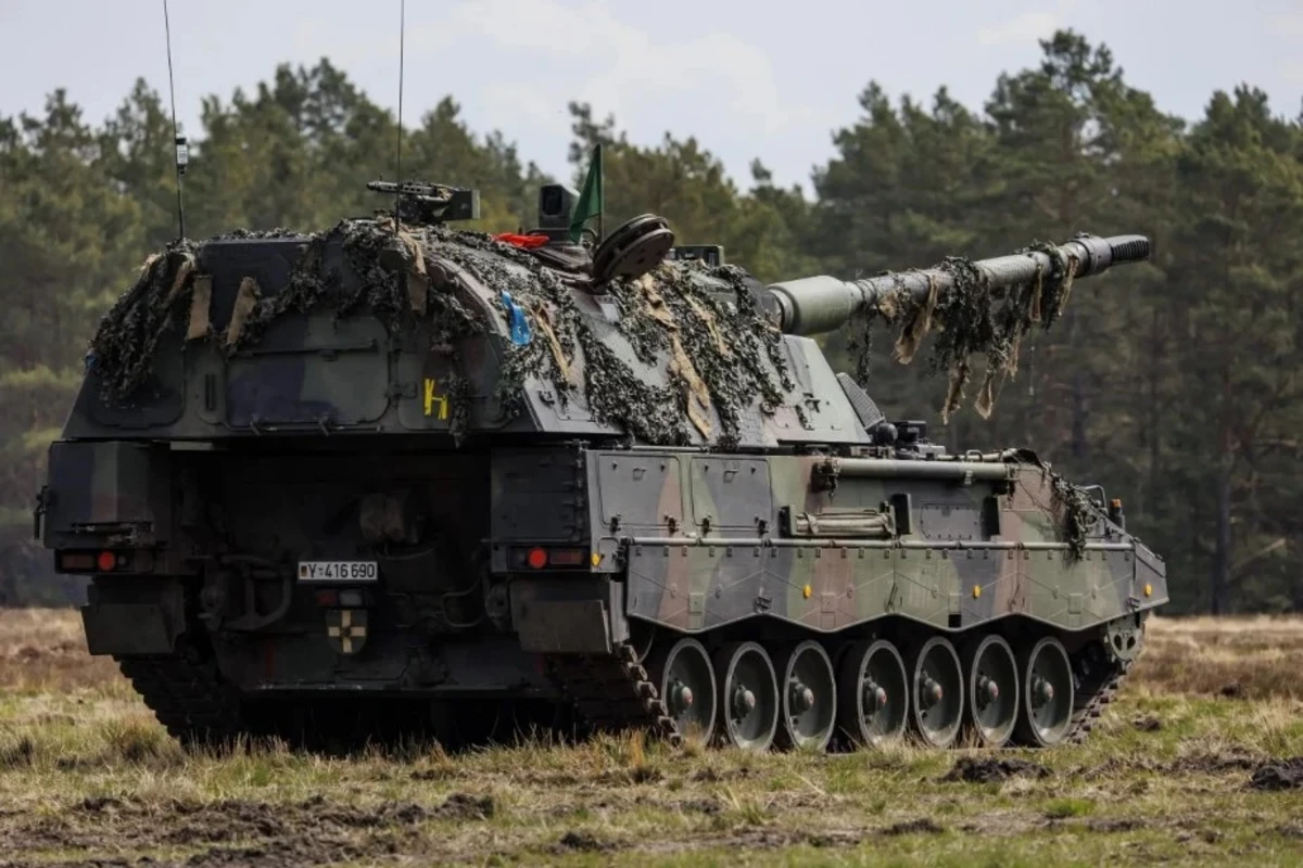Германия добрила Украине продажу 100 самоходных гаубиц Panzerhaubitze 2000