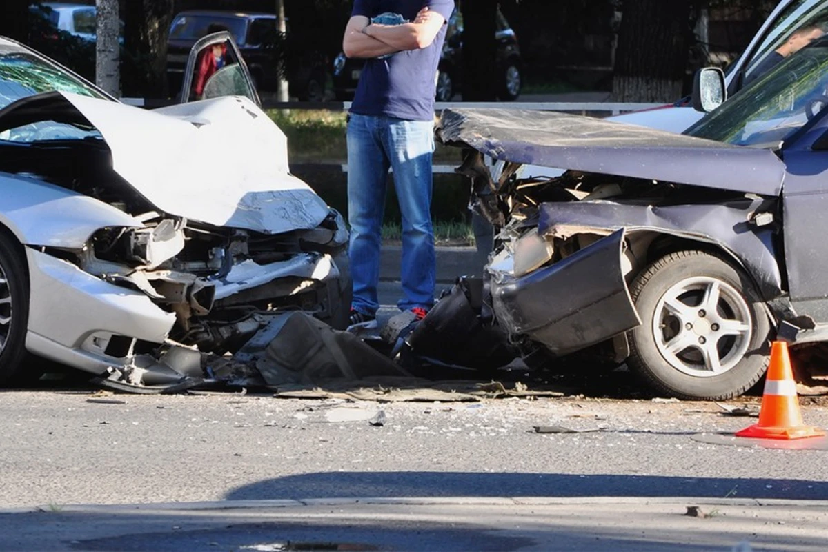 В Баку столкнулись автомобили, есть погибший