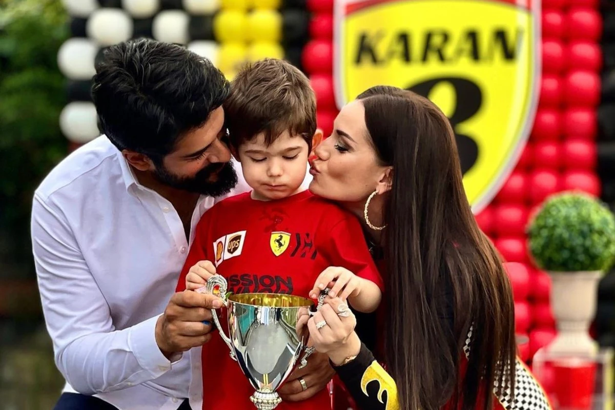 Fahriye Evcen oğluna görə RESTORANI TƏRK ETDİ - FOTO