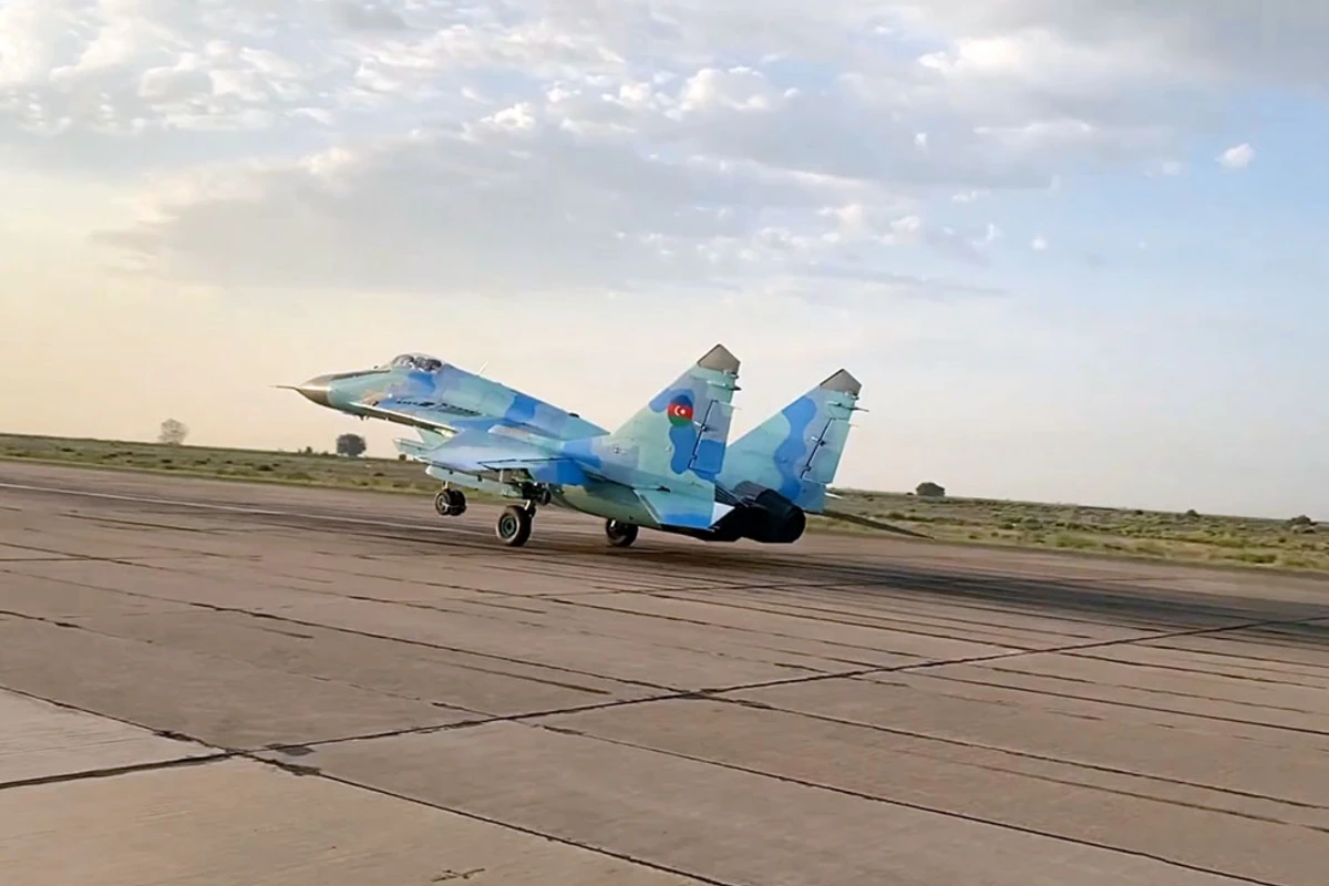 С авиационными средствами ВВС Азербайджана проводятся занятия нового учебного периода – ВИДЕО