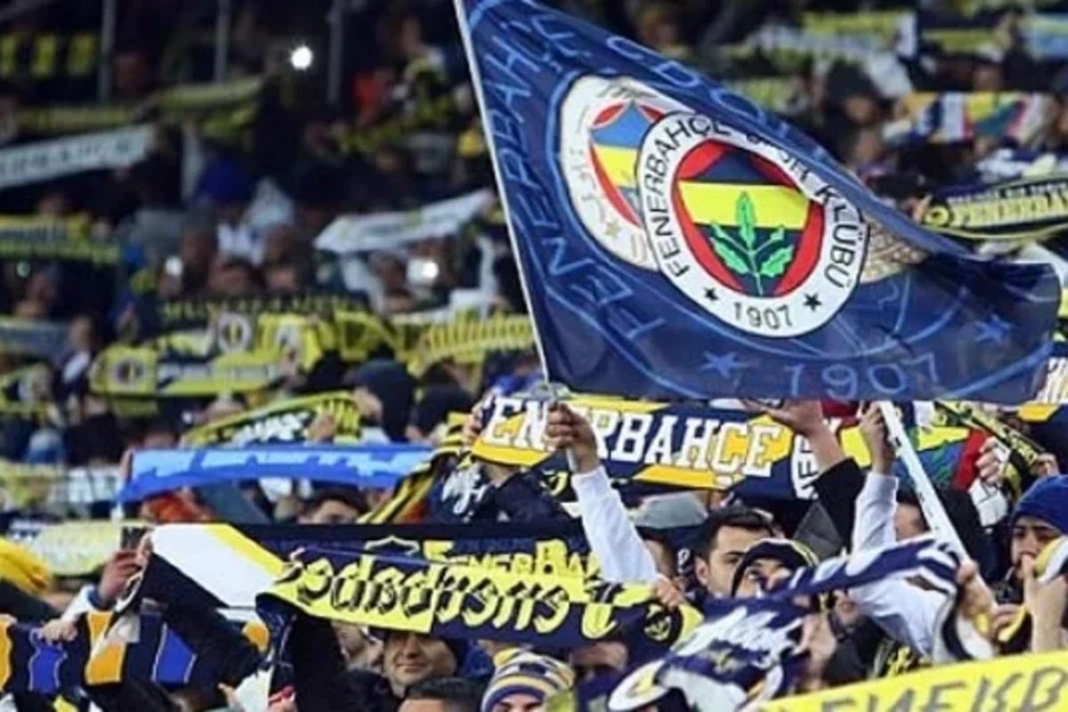 Fənərbaxça azarkeşlərinin Putin sloganı kluba baha başa gəldi Fənərbaxça azarkeşlərinin Putin sloganı kluba baha başa gəldi
