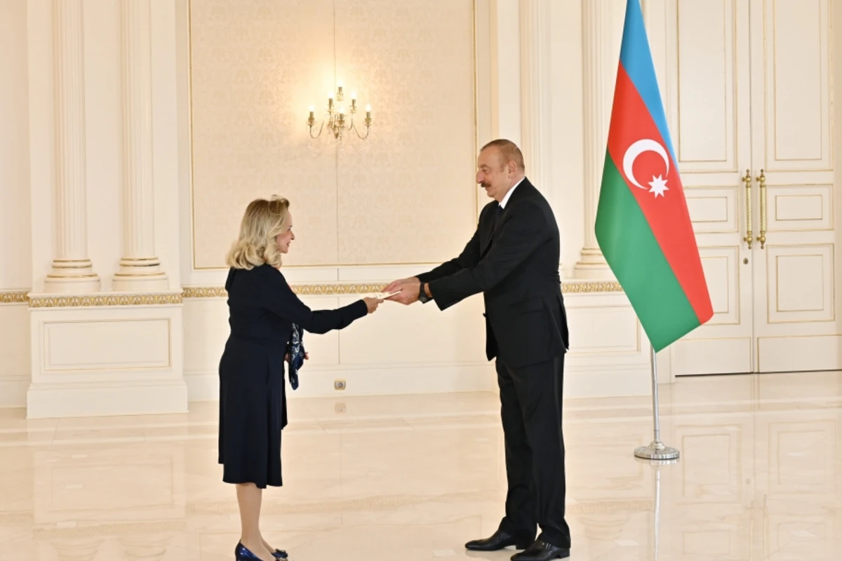 İlham Əliyev Panamanın Azərbaycandakı yeni səfirinin etimadnaməsini qəbul edib - FOTO - YENİLƏNİB