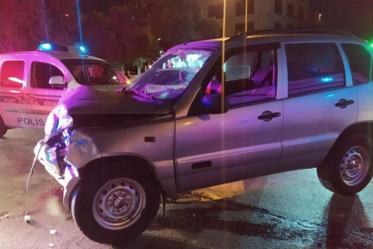 Bakıda iki avtomobili toqquşub, xəsarət alanlar var - FOTO