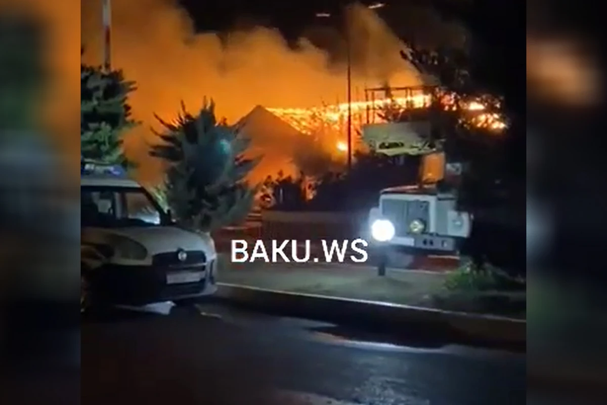 Bakıda bələdiyyə binası yanıb - ANBAAN VİDEO Bakıda bələdiyyə binası yanıb - ANBAAN VİDEO
