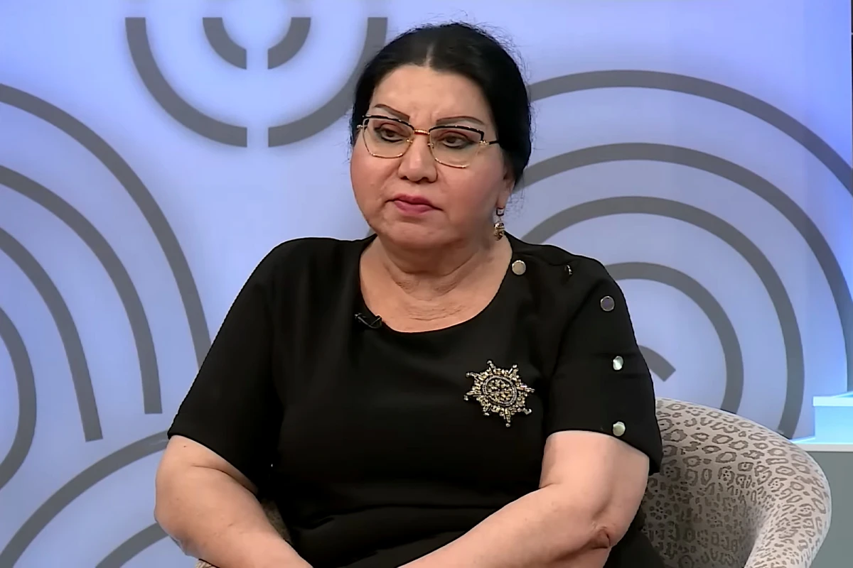 Şəfiqə Nağıyeva: Oğlumun dediyi ilə oturub-dururam - VİDEO Şəfiqə Nağıyeva: Oğlumun dediyi ilə oturub-dururam - VİDEO