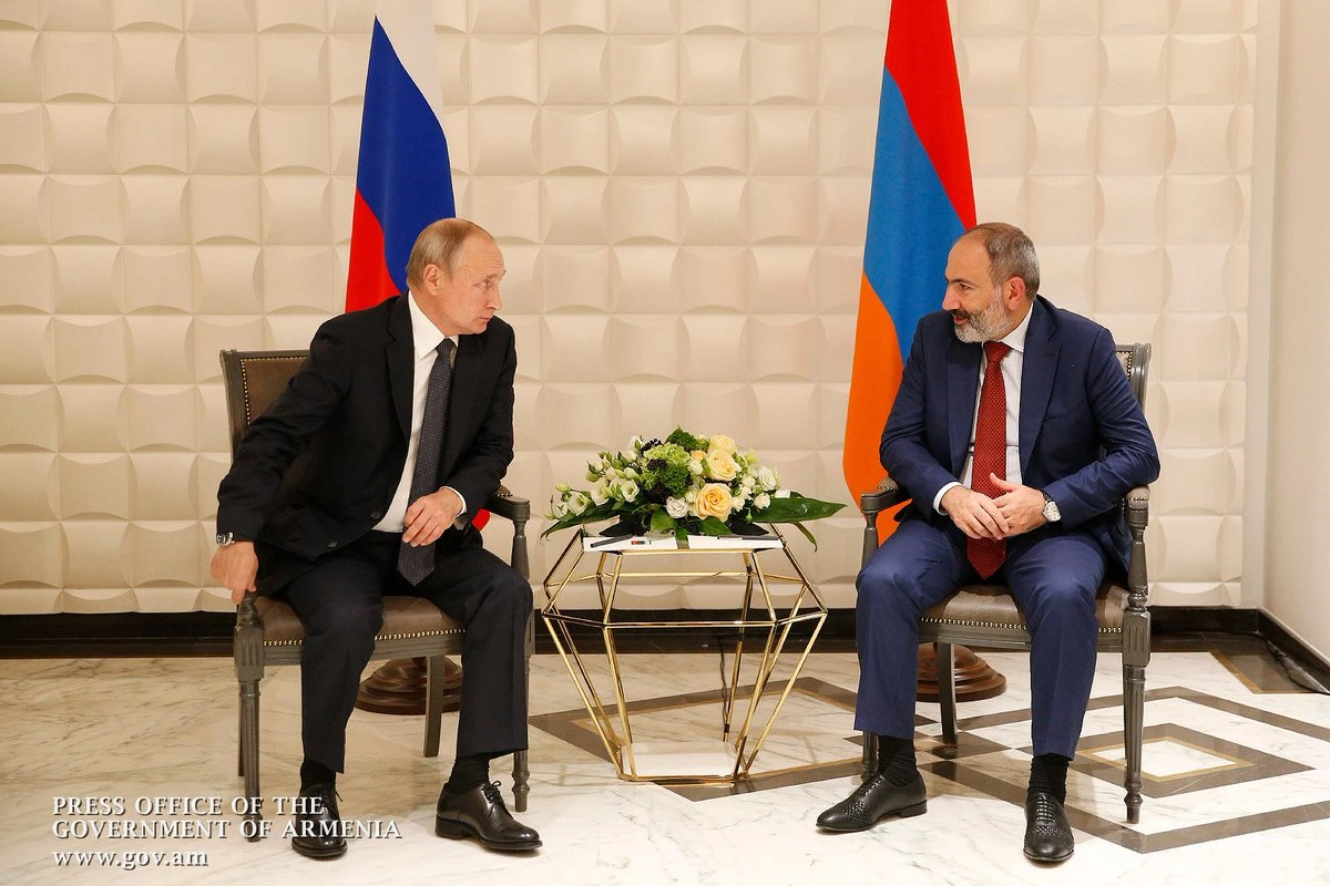 Путин и Пашинян обсудили ситуацию на армяно-азербайджанской границе