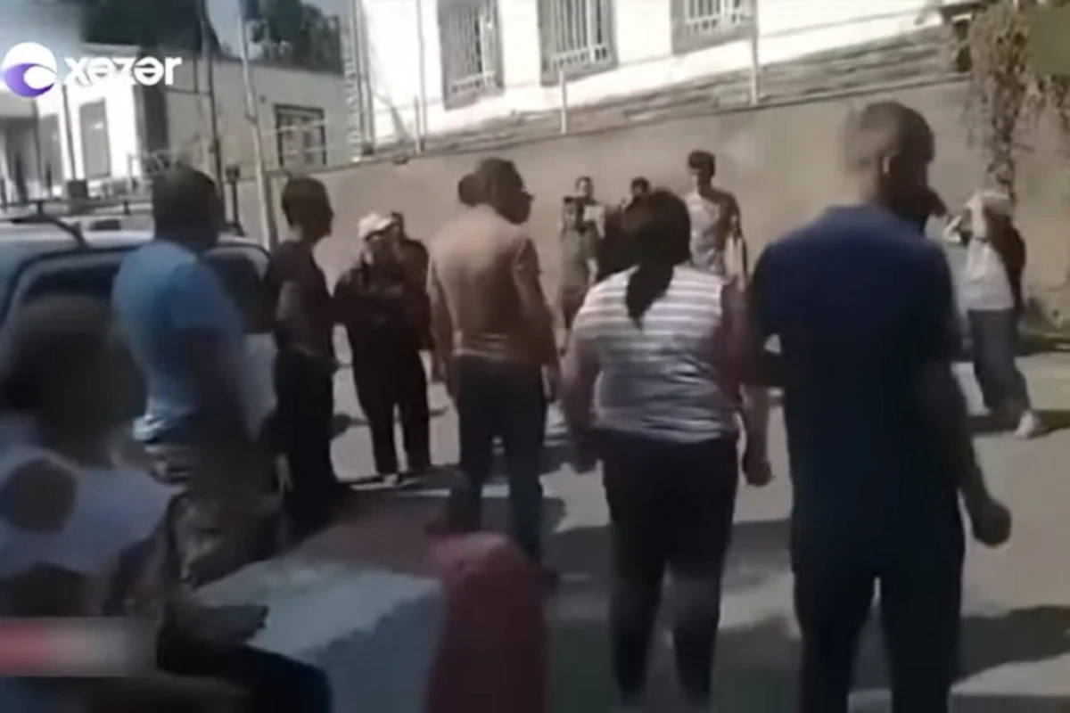 Ermənilər Laçını belə tərk edir - VİDEO Ermənilər Laçını belə tərk edir - VİDEO
