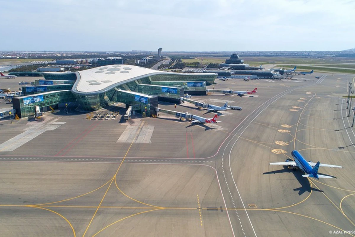 Azərbaycanın aeroportları iyulda yarım milyondan çox sərnişinə xidmət edib Azərbaycanın aeroportları iyulda yarım milyondan çox sərnişinə xidmət edib