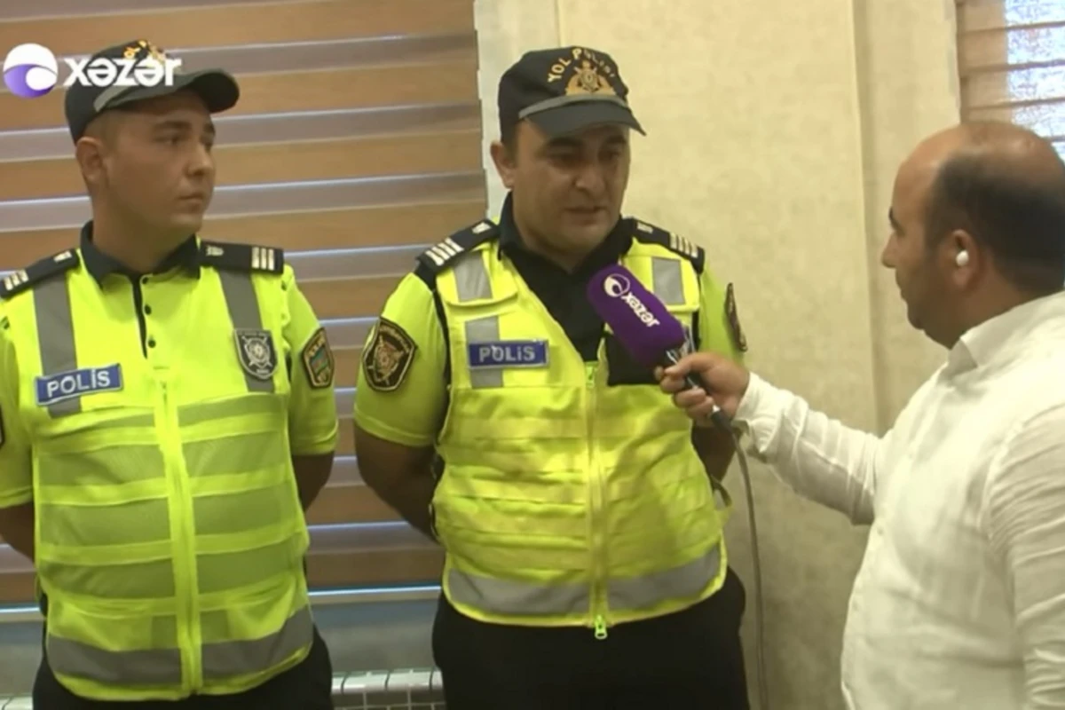 Körpənin həyatını xilas edən yol polisləri danışdı: Valideynlər özlərini itirmişdilər... - VİDEO Körpənin həyatını xilas edən yol polisləri danışdı: Valideynlər özlərini itirmişdilər... - VİDEO
