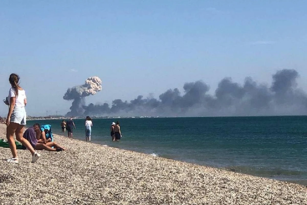 Krımda partlayışlar: 9 təyyarə məhv edildi, aerodrom sıradan çıxdı Krımda partlayışlar: 9 təyyarə məhv edildi, aerodrom sıradan çıxdı