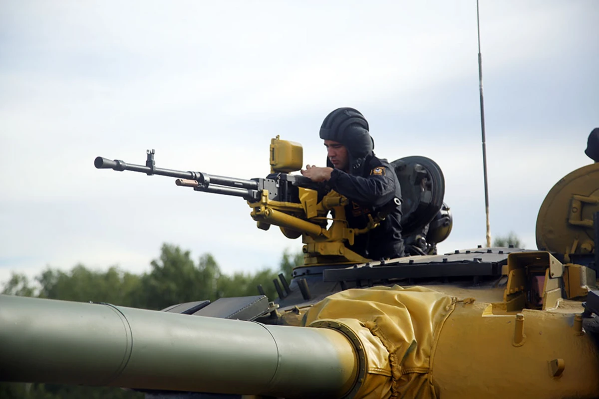 Tankçılarımız “Tank biatlonu” müsabiqəsinə hazırlıqlarını davam etdirir - FOTO Tankçılarımız “Tank biatlonu” müsabiqəsinə hazırlıqlarını davam etdirir - FOTO