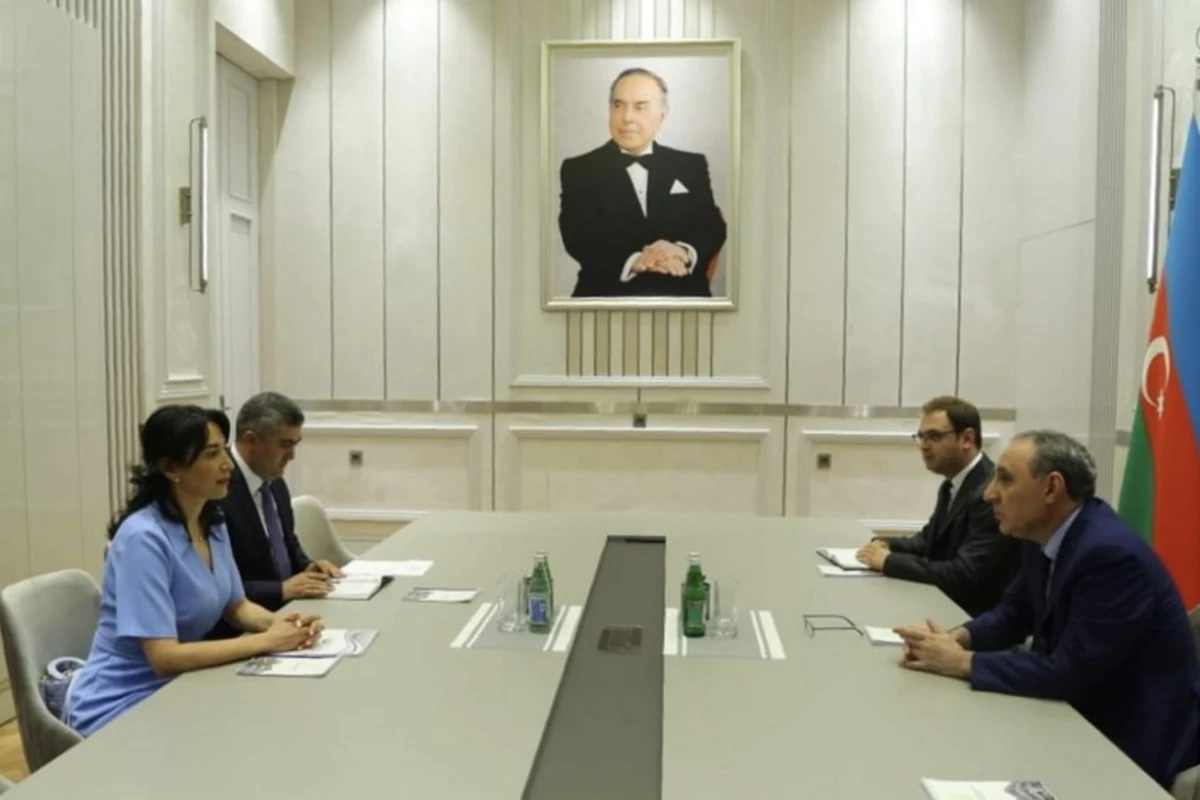 Ombudsman Baş prokurorla görüşüb