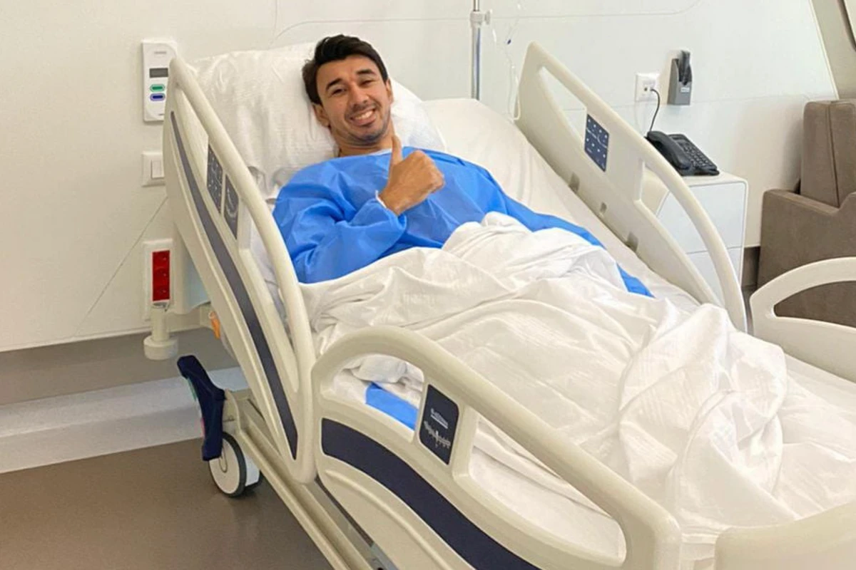 Neftçinin futboçusu Rapidlə qarşılaşmada zədələnərək oyunu tərk etdi Neftçinin futboçusu Rapidlə qarşılaşmada zədələnərək oyunu tərk etdi
