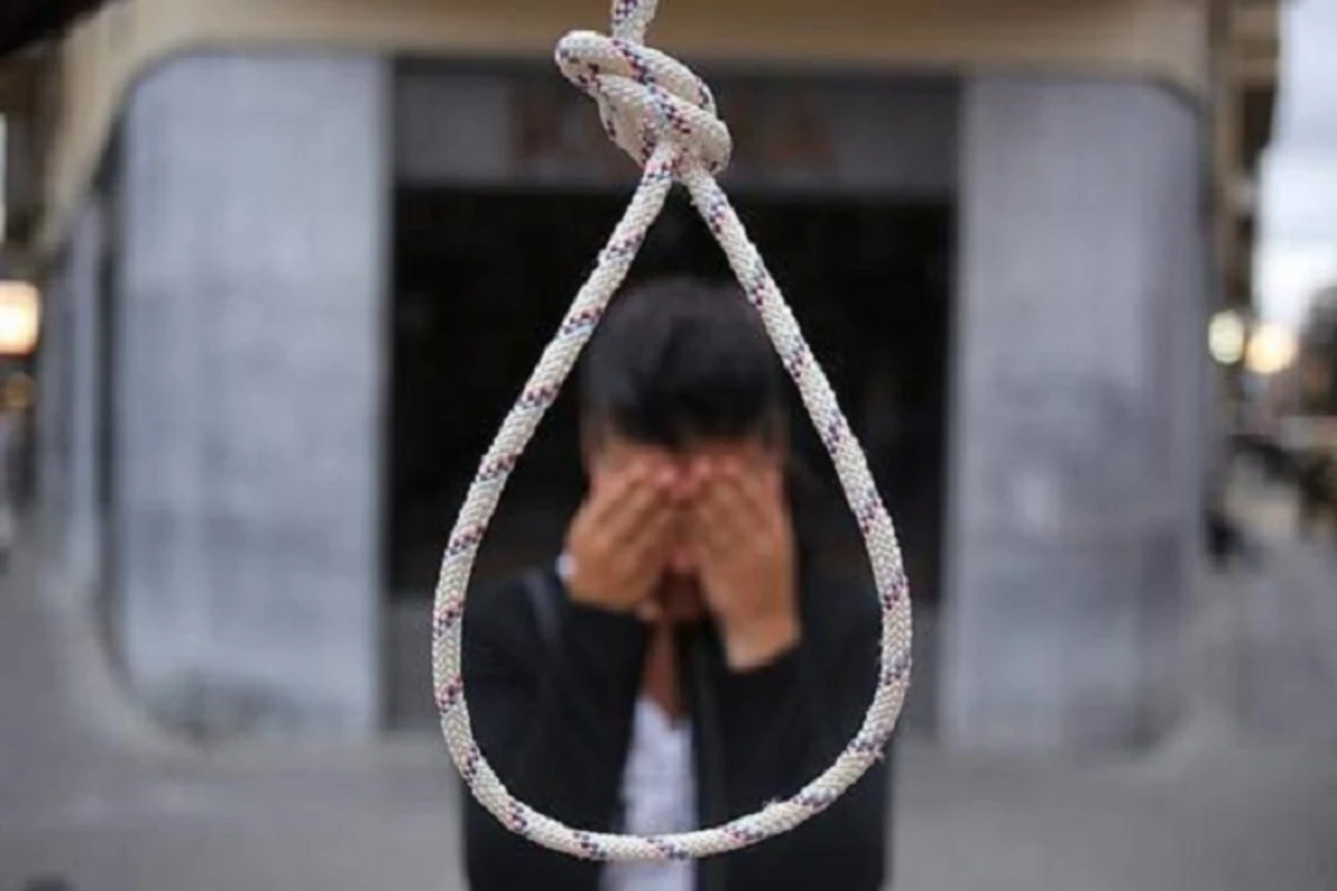 Azərbaycanda 2 uşaq anası intihar etdi Azərbaycanda 2 uşaq anası intihar etdi