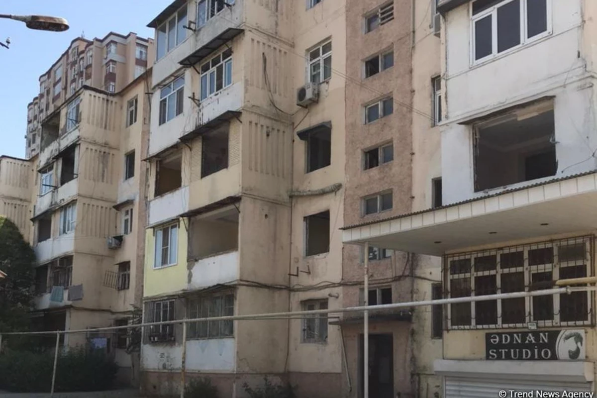 Bakının bu rayonunda yaşayış binası SÖKÜLÜR - FOTO