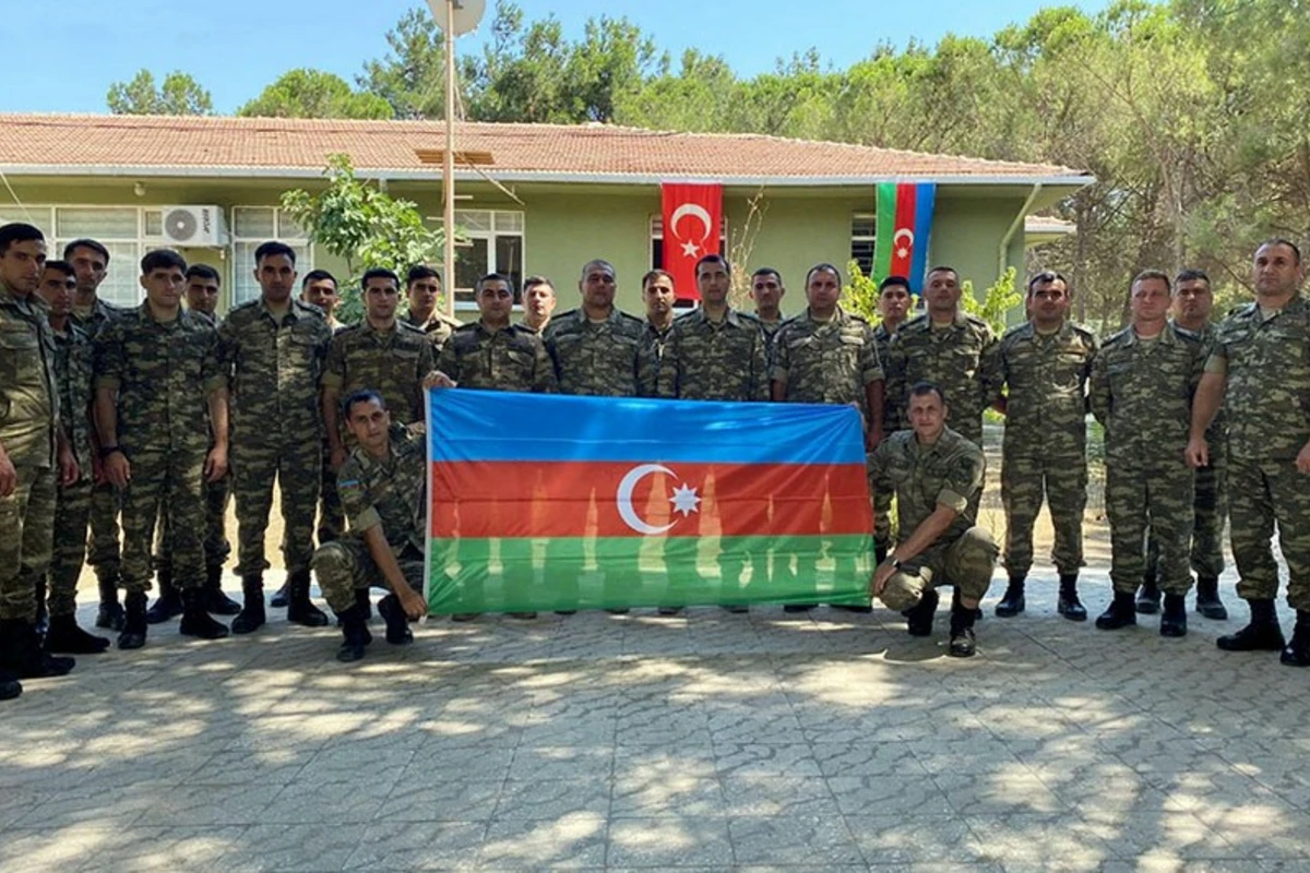 Azərbaycan hərbçiləri Qardaş Briqada layihəsi çərçivəsində Türkiyədə təlimdə iştirak edib - FOTO Azərbaycan hərbçiləri Qardaş Briqada layihəsi çərçivəsində Türkiyədə təlimdə iştirak edib - FOTO