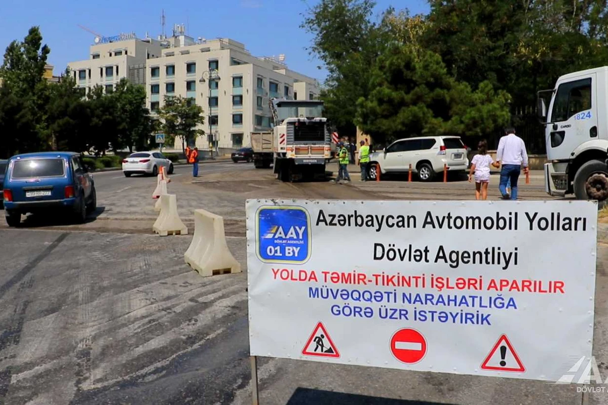 Bakının Tbilisi prospektində təmir işləri aparılır - FOTO/VİDEO Bakının Tbilisi prospektində təmir işləri aparılır - FOTO/VİDEO