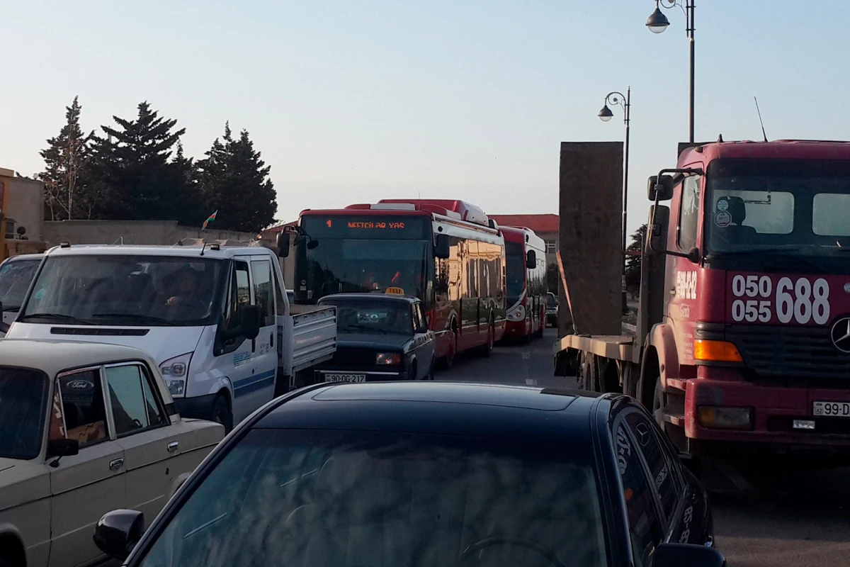 152 avtobus mənzil başına GECİKİR