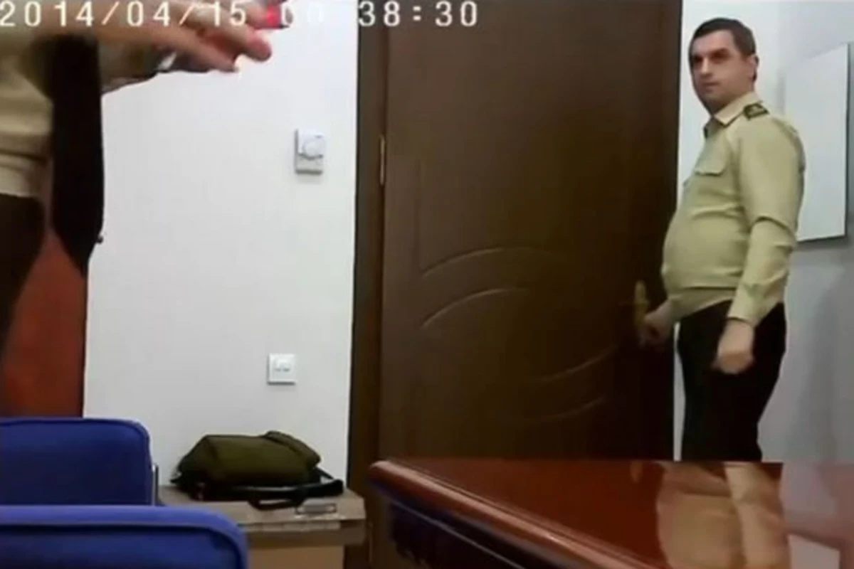 İntim videoları yayılan polkovnik saxlanıldı: Rütbəsi geri alındı – YENİLƏNİB İntim videoları yayılan polkovnik saxlanıldı: Rütbəsi geri alındı – YENİLƏNİB