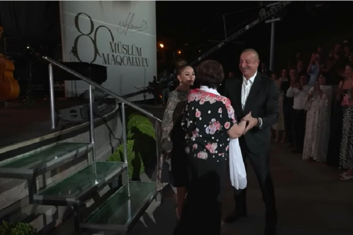Prezidentin səmimi davranışı gündəm oldu - VİDEO