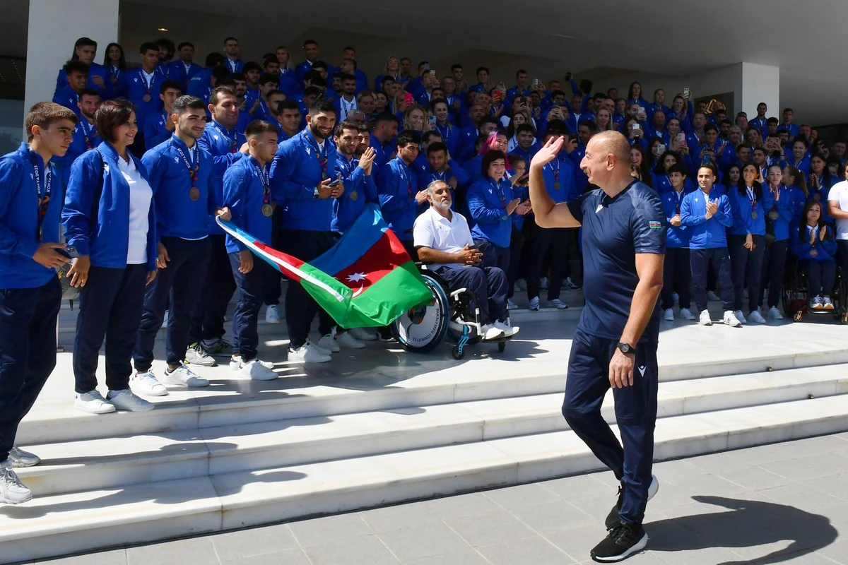 İlham Əliyev və Mehriban Əliyeva Konyada nəticə əldə etmiş idmançılarla görüşüblər - YENİLƏNİB