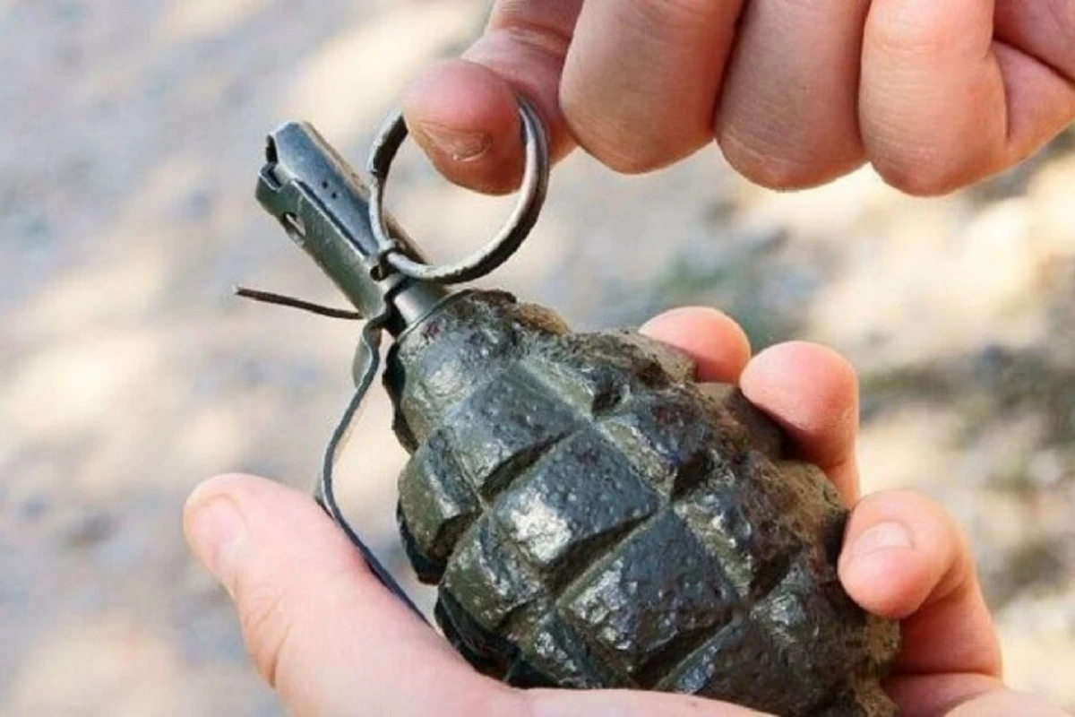 Bakıda həyat yoldaşından ayrılan 39 yaşlı kişi üzərindəki qumbaranı partladıb