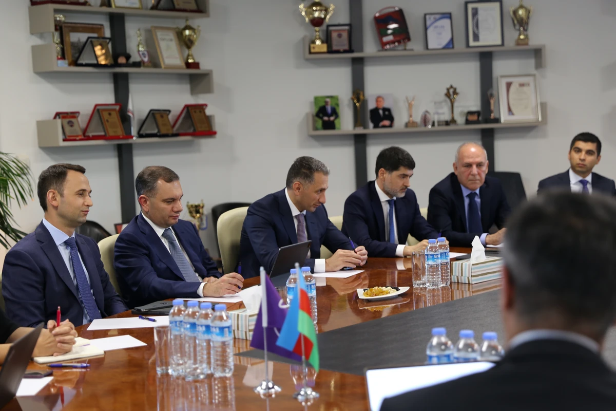 Rəqəmsal İnkişaf və Nəqliyyat Naziri cənab Rəşad Nəbiyev Azercell ilə  görüş keçirib - FOTO