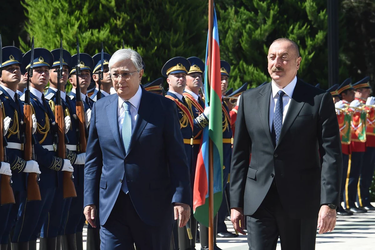 Qazaxıstan Prezidenti Kasım-Jomart Tokayevin rəsmi qarşılanma mərasimi olub - FOTO Qazaxıstan Prezidenti Kasım-Jomart Tokayevin rəsmi qarşılanma mərasimi olub - FOTO