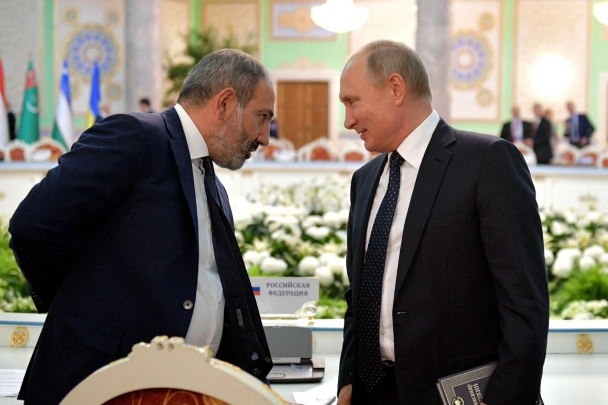 Путин и Пашинян обсудили выполнение трехсторонних договоренностей