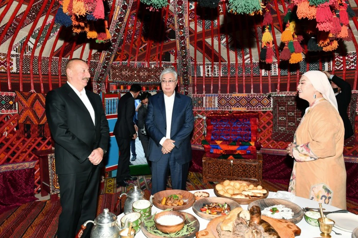 Azərbaycan və Qazaxıstan prezidentləri Dənizkənarı Milli Parkda qurulmuş “Qazax yurtası” ilə tanış olublar - YENİLƏNİB Azərbaycan və Qazaxıstan prezidentləri Dənizkənarı Milli Parkda qurulmuş “Qazax yurtası” ilə tanış olublar - YENİLƏNİB
